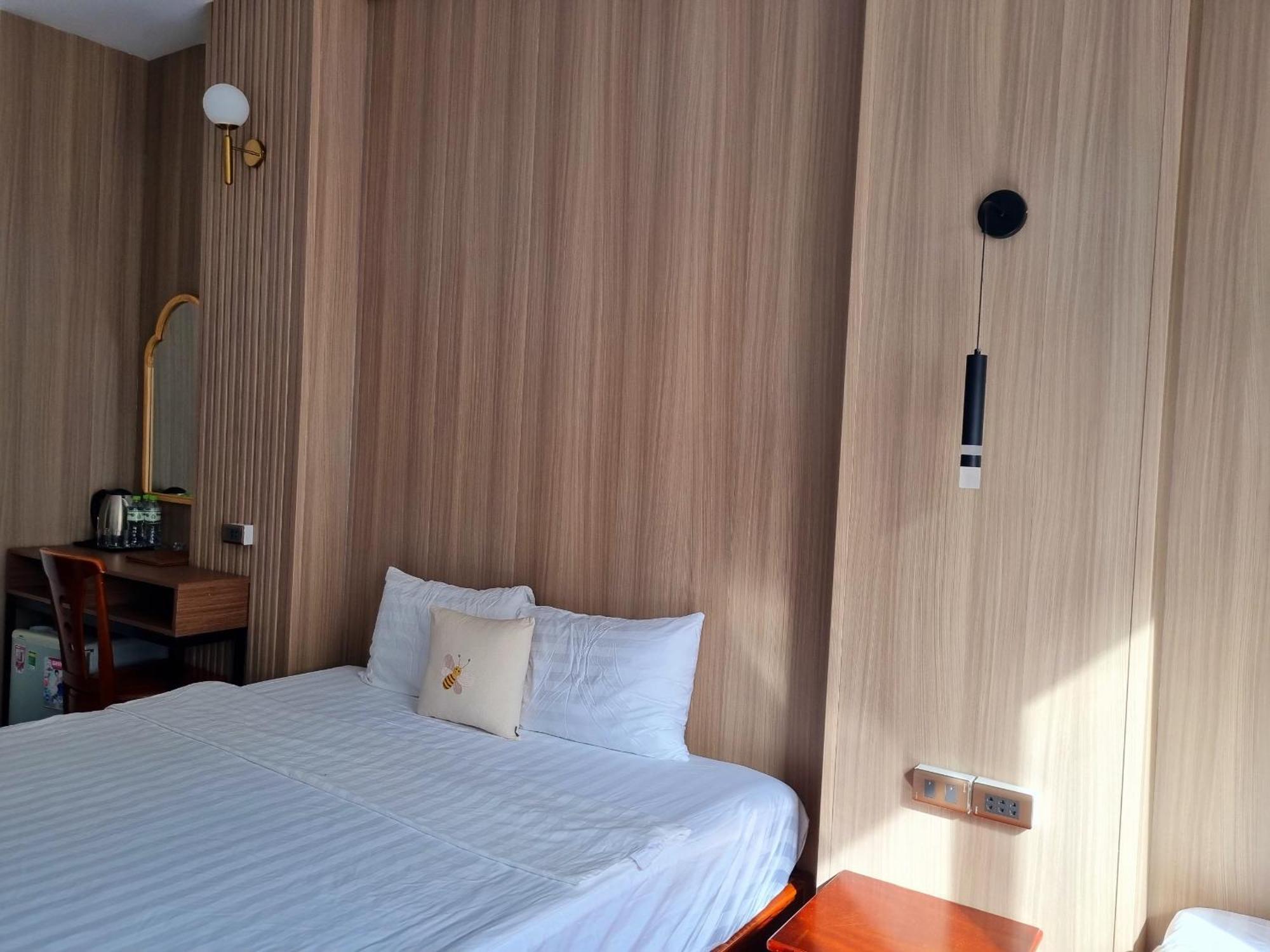 Minh Khue Hotel Виньлонг Экстерьер фото